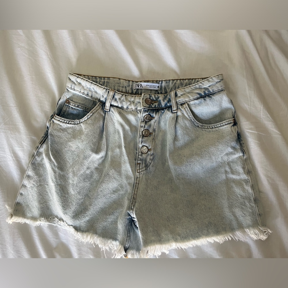 Zara Women's Faded Blue Denim Shorts